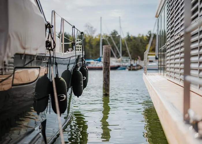 Schwimmendes Trinity Ihr Seahome Auf Der Ostsee * Peenemünde