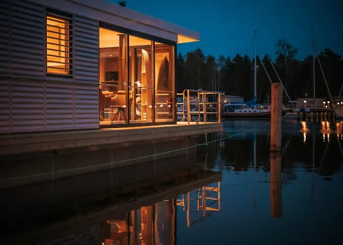 Schwimmendes Trinity Ihr Seahome Auf Der Ostsee Ferienhaus